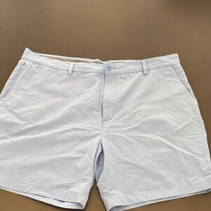 Vineyard Vines on-the- go shorts